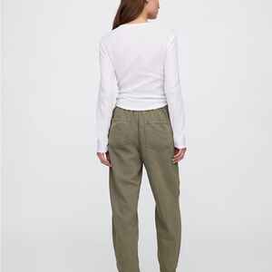 Mid Rise Pull-On Soft Barrel Jeans